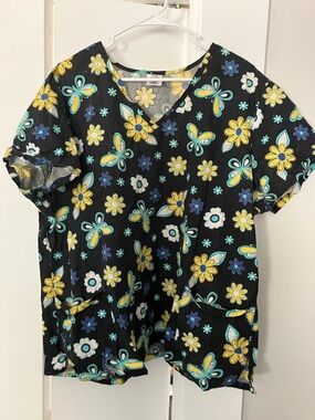 Floral V-Neck Women’s Scrub Top in Black and Yellow